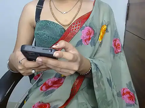 Urlove lily online show from December 2025 03:32:01 PM