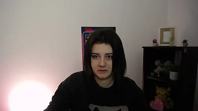 Katrin kiss  online show from October 2025 12:47:01 PM