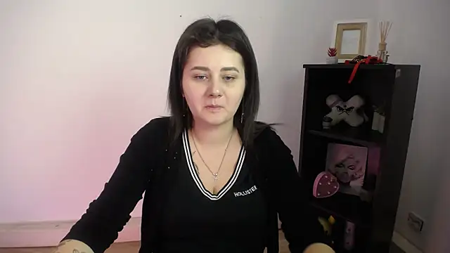 Katrin kiss  online show from November 2025 12:48:02 PM