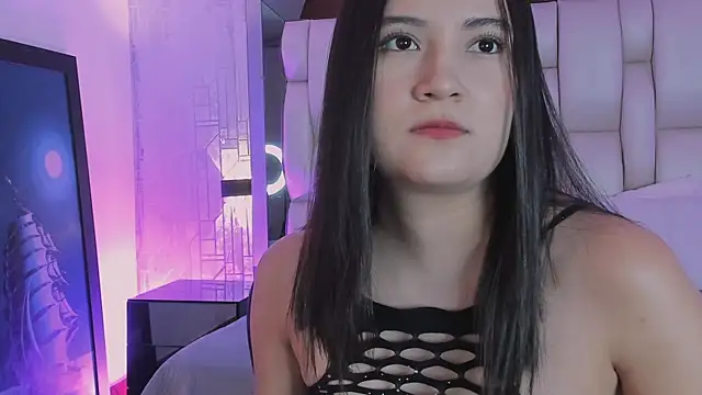 EmmaBeel online show from June 2026 07:45:01 PM