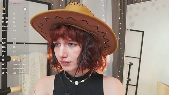 Snapshot of LeelooYolo chatting on January 2026 03:47:01 PM LeelooYolo online show from January 2026 03:47:01 PM