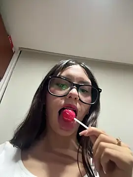 Snapshot of Katie_rawwww chatting on September 2025 11:43:01 PM Katie rawwww online show from September 2025 11:43:01 PM