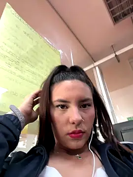 Snapshot of Katie_rawwww chatting on December 2025 04:14:02 PM Katie rawwww online show from December 2025 04:14:02 PM