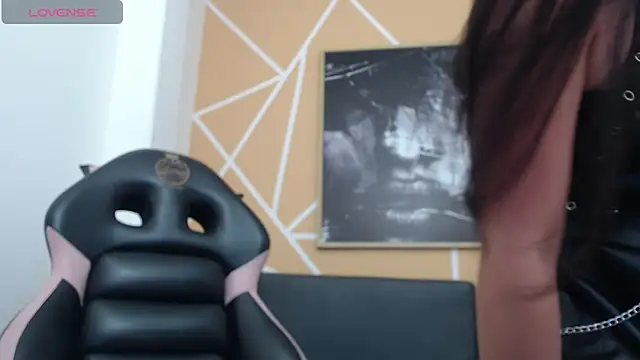 Snapshot of olivia_russo_ chatting on October 2025 01:12:02 PM olivia russo online show from October 2025 01:12:02 PM