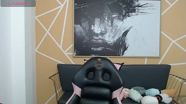 Snapshot of olivia_russo_ chatting on October 2025 08:16:02 PM olivia russo online show from October 2025 08:16:02 PM