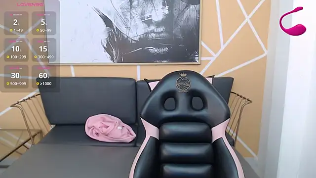 Snapshot of olivia_russo_ chatting on November 2025 08:08:02 PM olivia russo online show from November 2025 08:08:02 PM