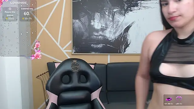 Snapshot of olivia_russo_ chatting on November 2025 08:08:01 PM olivia russo online show from November 2025 08:08:01 PM