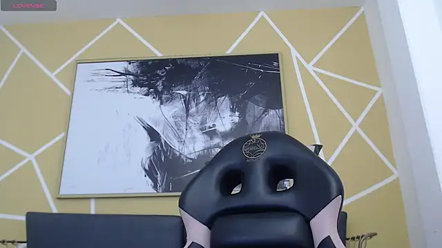 Snapshot of olivia_russo_ chatting on December 2025 08:03:02 PM olivia russo online show from December 2025 08:03:02 PM