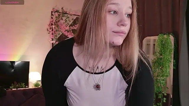 Morvelyn online show from May 2026 09:32:02 PM