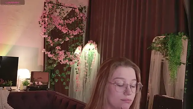 Morvelyn online show from May 2026 06:25:01 PM