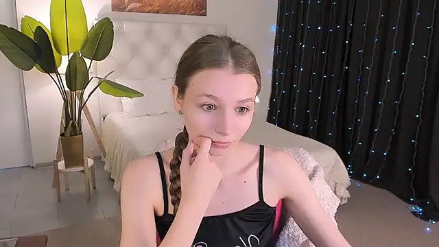 JulieDaniel online show from April 2026 04:17:01 AM
