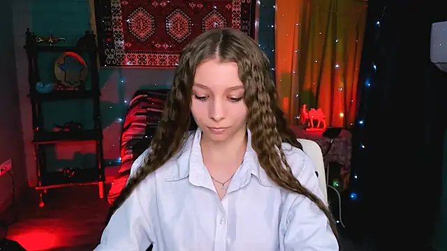 JulieDaniel online show from May 2026 02:45:01 PM