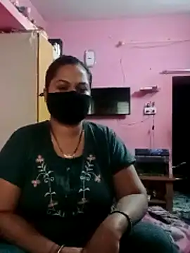 Snapshot of biggbobbsgirl chatting on February 2026 03:18:01 AM biggbobbsgirl online show from February 2026 03:18:01 AM