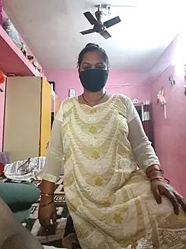 Snapshot of biggbobbsgirl chatting on April 2026 02:53:02 AM biggbobbsgirl online show from April 2026 02:53:02 AM