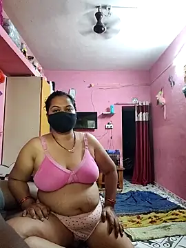 Snapshot of biggbobbsgirl chatting on April 2026 02:55:01 AM biggbobbsgirl online show from April 2026 02:55:01 AM