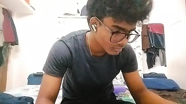 Snapshot of Rahulisagoodguy chatting on November 2025 10:48:02 AM Rahulisagoodguy online show from November 2025 10:48:02 AM