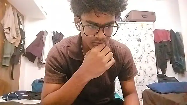 Snapshot of Rahulisagoodguy chatting on November 2025 11:07:01 AM Rahulisagoodguy online show from November 2025 11:07:01 AM