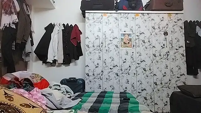 Snapshot of Rahulisagoodguy chatting on December 2025 05:40:02 PM Rahulisagoodguy online show from December 2025 05:40:02 PM