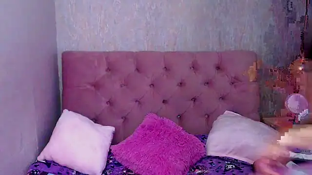 laurenelove online show from September 2025 03:06:02 AM