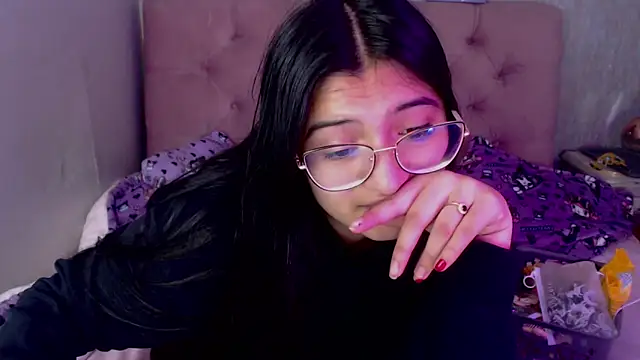 laurenelove online show from September 2025 03:42:02 AM