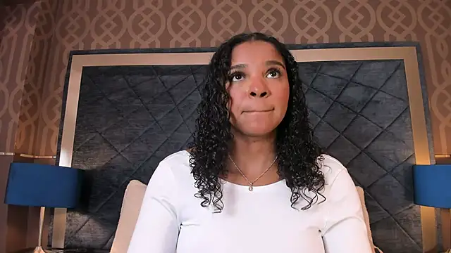 LisaMendez online show from May 2026 03:59:01 AM
