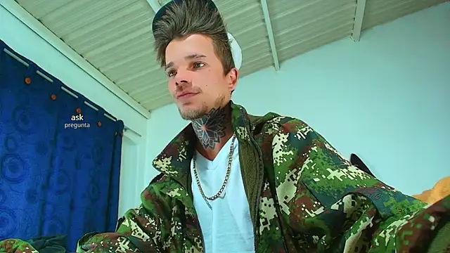 Snapshot of Gold_Loyal77 chatting on September 2025 10:42:01 PM Gold Loyal77 online show from September 2025 10:42:01 PM