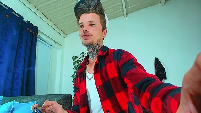 Snapshot of Gold_Loyal77 chatting on September 2025 04:58:02 AM Gold Loyal77 online show from September 2025 04:58:02 AM