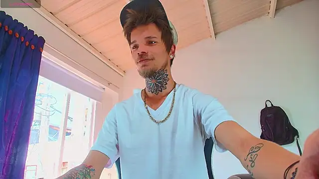 Snapshot of Gold_Loyal77 chatting on December 2025 03:06:01 PM Gold Loyal77 online show from December 2025 03:06:01 PM