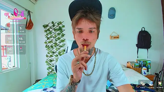 Snapshot of Gold_Loyal77 chatting on February 2026 06:00:02 PM Gold Loyal77 online show from February 2026 06:00:02 PM