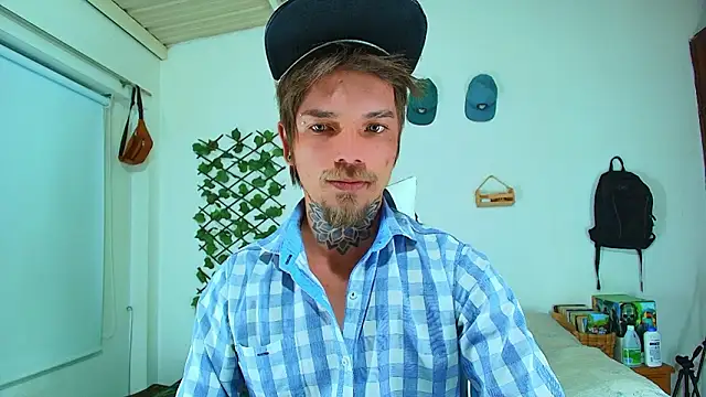 Snapshot of Gold_Loyal77 chatting on February 2026 07:12:01 AM Gold Loyal77 online show from February 2026 07:12:01 AM