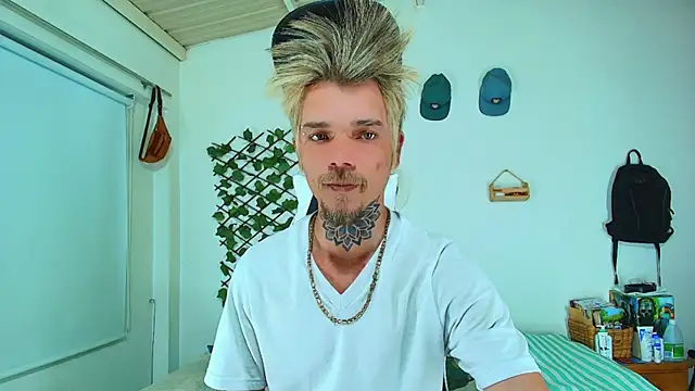 Snapshot of Gold_Loyal77 chatting on February 2026 01:58:02 AM Gold Loyal77 online show from February 2026 01:58:02 AM