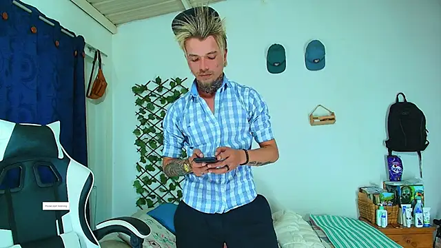 Snapshot of Gold_Loyal77 chatting on February 2026 06:01:01 AM Gold Loyal77 online show from February 2026 06:01:01 AM