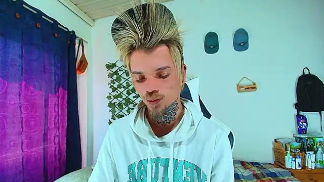 Snapshot of Gold_Loyal77 chatting on February 2026 03:11:02 PM Gold Loyal77 online show from February 2026 03:11:02 PM