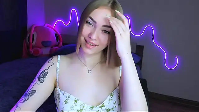 Snapshot of LaraKrein_lk chatting on October 2025 10:49:01 AM LaraKrein lk online show from October 2025 10:49:01 AM