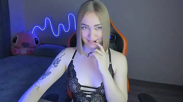 Snapshot of LaraKrein_lk chatting on November 2025 02:38:02 PM LaraKrein lk online show from November 2025 02:38:02 PM