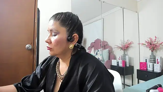 kiraGeiner online show from January 2026 08:01:02 PM