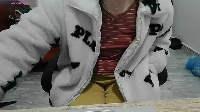 Owe chan online show from November 2025 12:38:01 PM