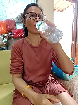 Mama Eva 1 online show from February 2026 01:57:02 AM