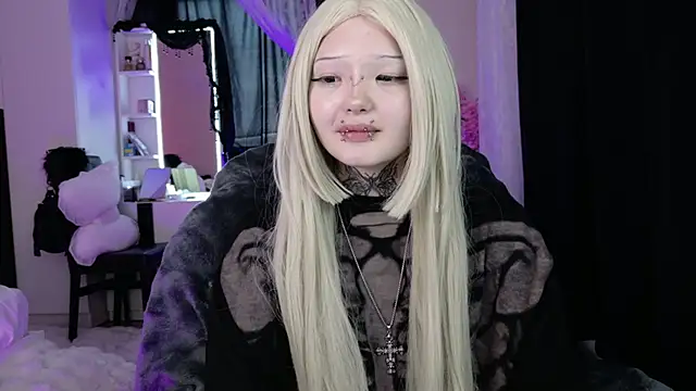 Lein Bone online show from May 2026 11:01:04 PM