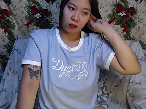 Snapshot of wild_rose69 chatting on February 2026 02:50:02 AM wild rose69 online show from February 2026 02:50:02 AM