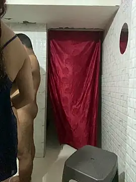 MONA 0213 online show from September 2025 06:52:01 PM