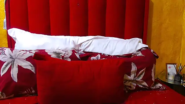 Snapshot of Candycrush2555 chatting on October 2025 04:29:02 PM Candycrush2555 online show from October 2025 04:29:02 PM