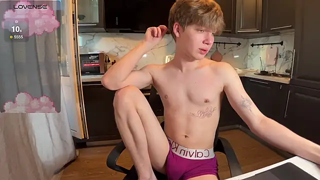 walter cute online show from September 2025 03:55:01 PM