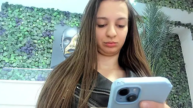 Anyssia online show from September 2025 05:17:01 PM