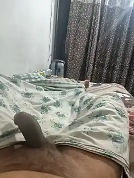 Snapshot of Aeroxx chatting on September 2025 01:00:01 PM Aeroxx online show from September 2025 01:00:01 PM