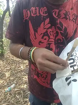 Snapshot of Aeroxx chatting on March 2026 05:43:01 AM Aeroxx online show from March 2026 05:43:01 AM