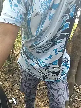 Snapshot of Aeroxx chatting on March 2026 05:00:02 AM Aeroxx online show from March 2026 05:00:02 AM