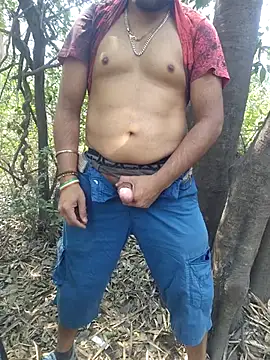 Snapshot of Aeroxx chatting on March 2026 05:01:02 AM Aeroxx online show from March 2026 05:01:02 AM