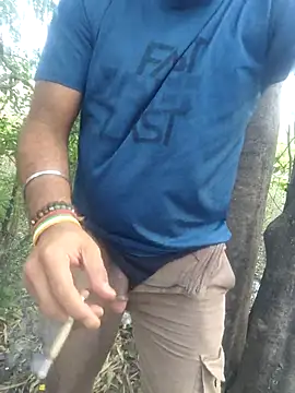 Snapshot of Aeroxx chatting on April 2026 11:58:01 AM Aeroxx online show from April 2026 11:58:01 AM