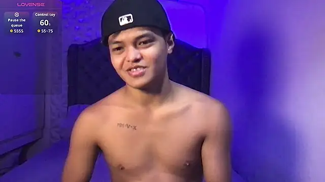 asianhugescott online show from April 2026 01:14:01 PM